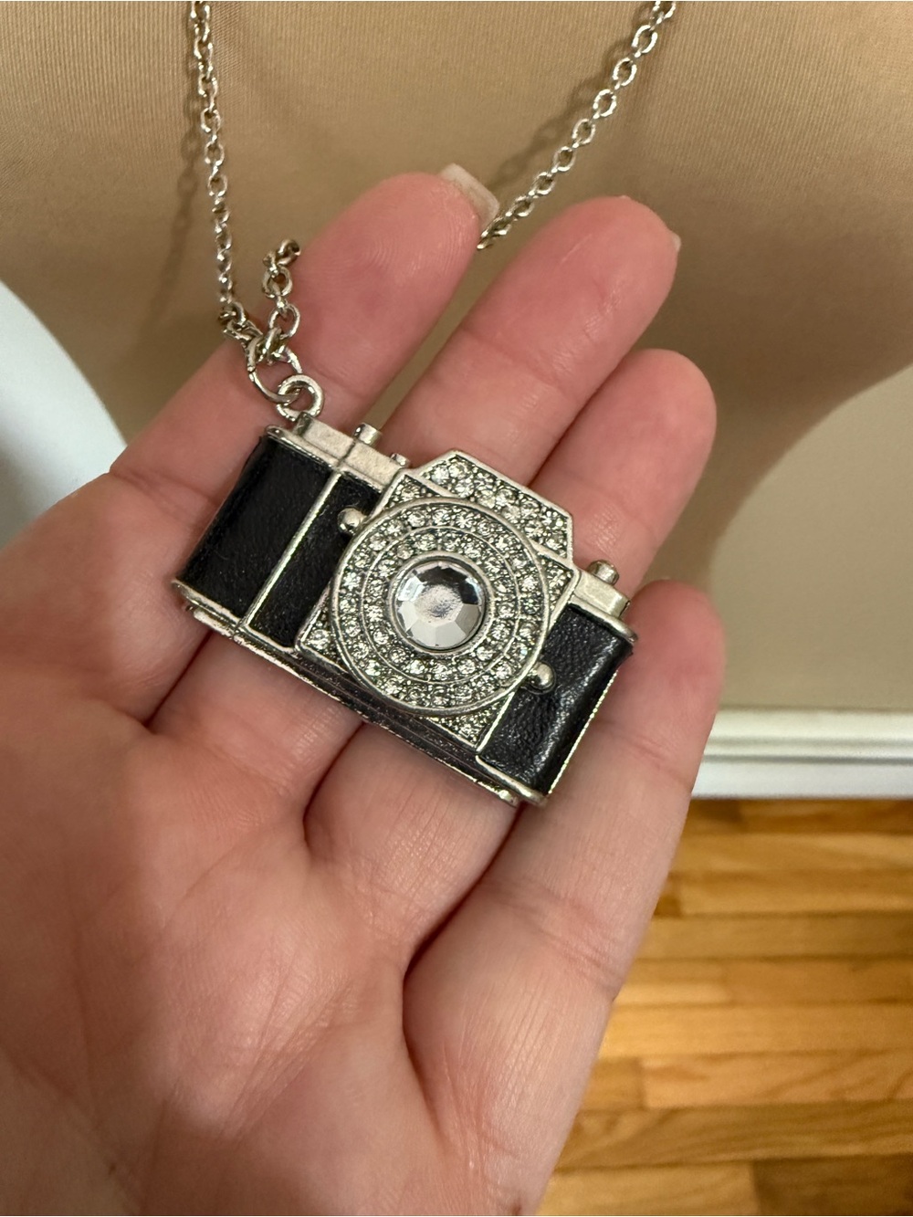 Camera costume jewelry necklace - new